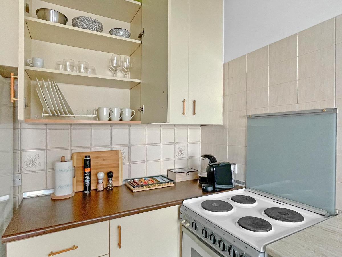 2Br Seafront Apt In City Center With Community Pool Lárnaca Exterior foto